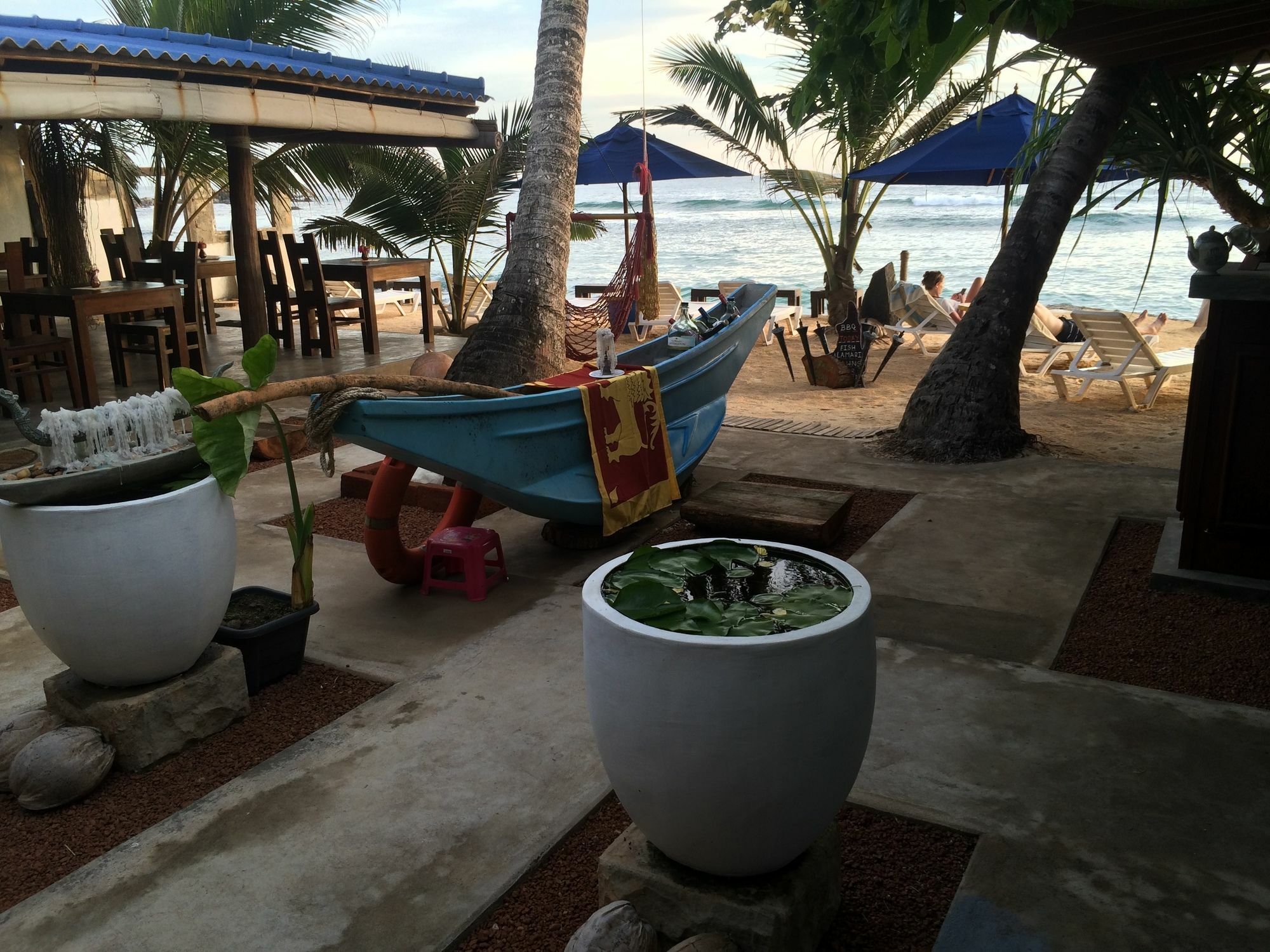 Beach Castle Hotel Unawatuna Exterior photo