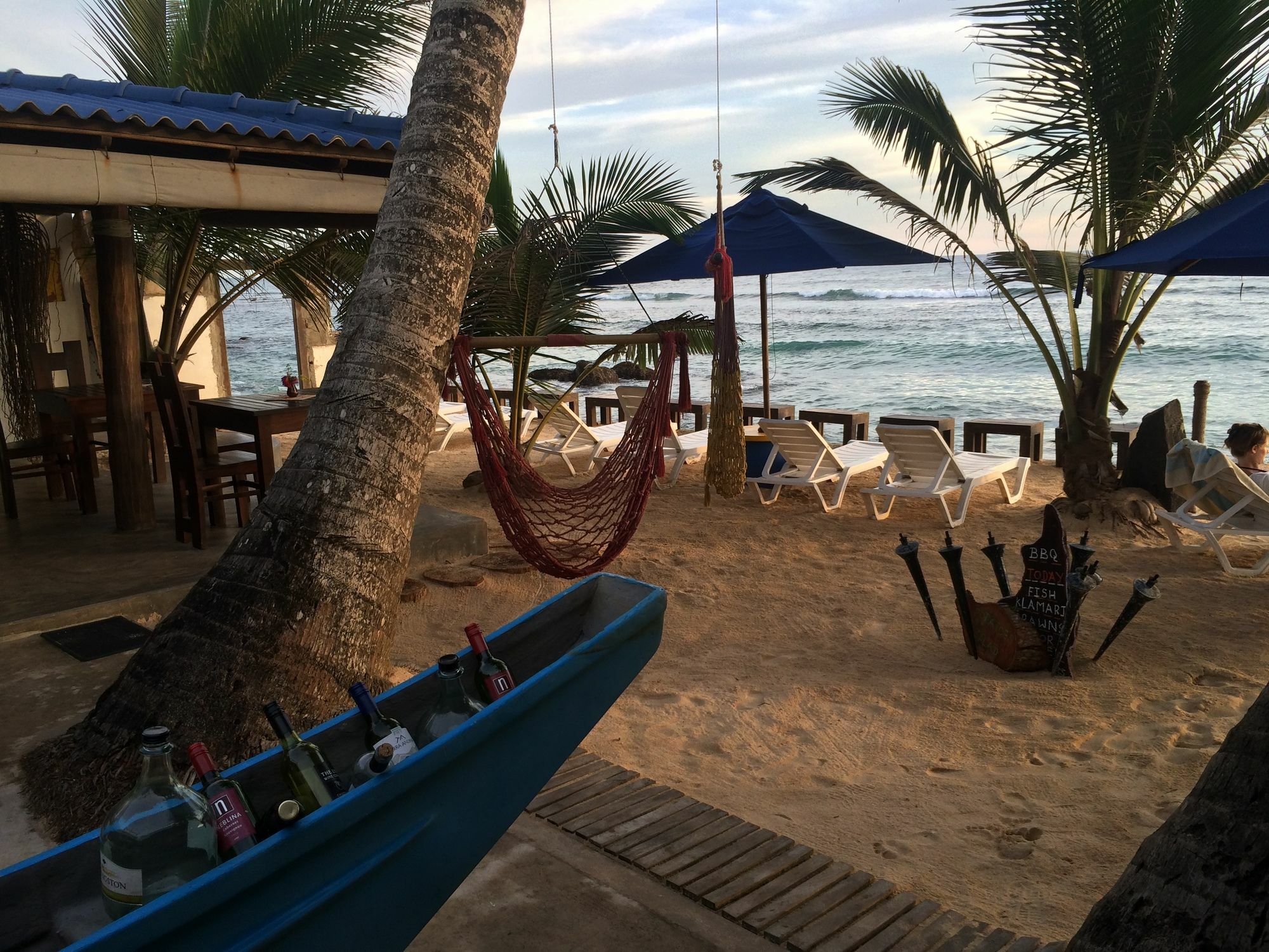 Beach Castle Hotel Unawatuna Exterior photo