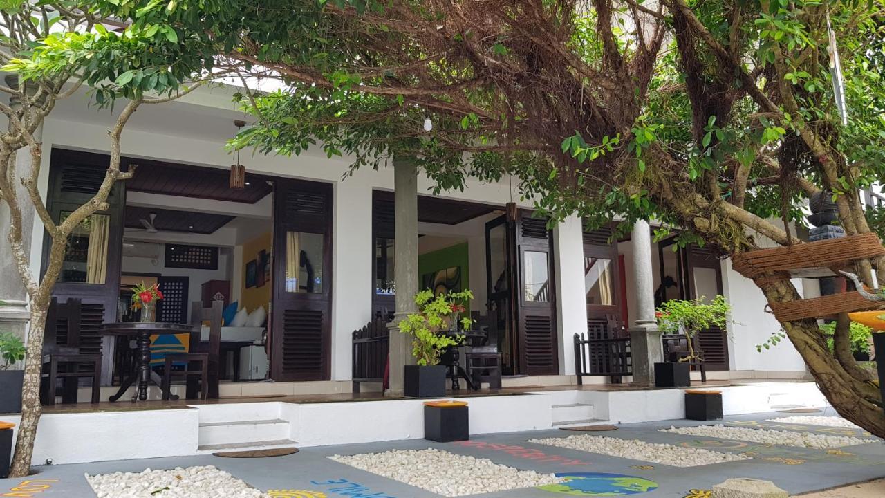 Beach Castle Hotel Unawatuna Exterior photo