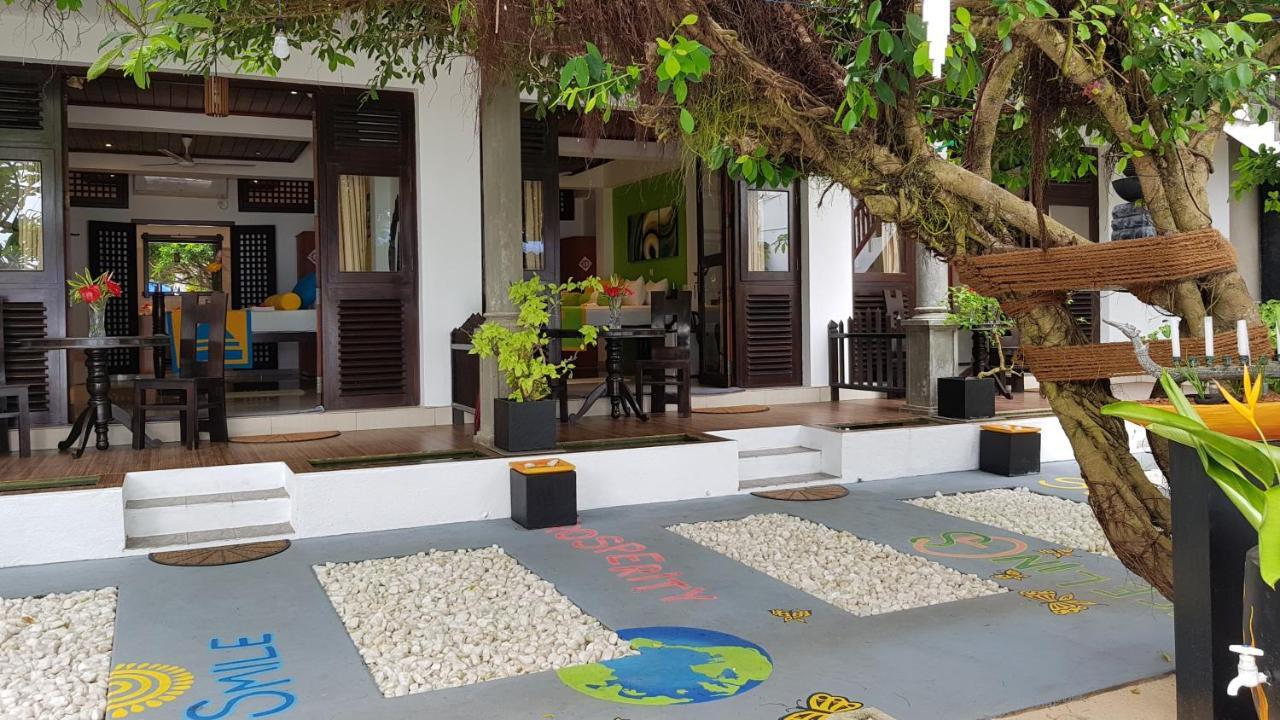 Beach Castle Unawatuna Exterior photo