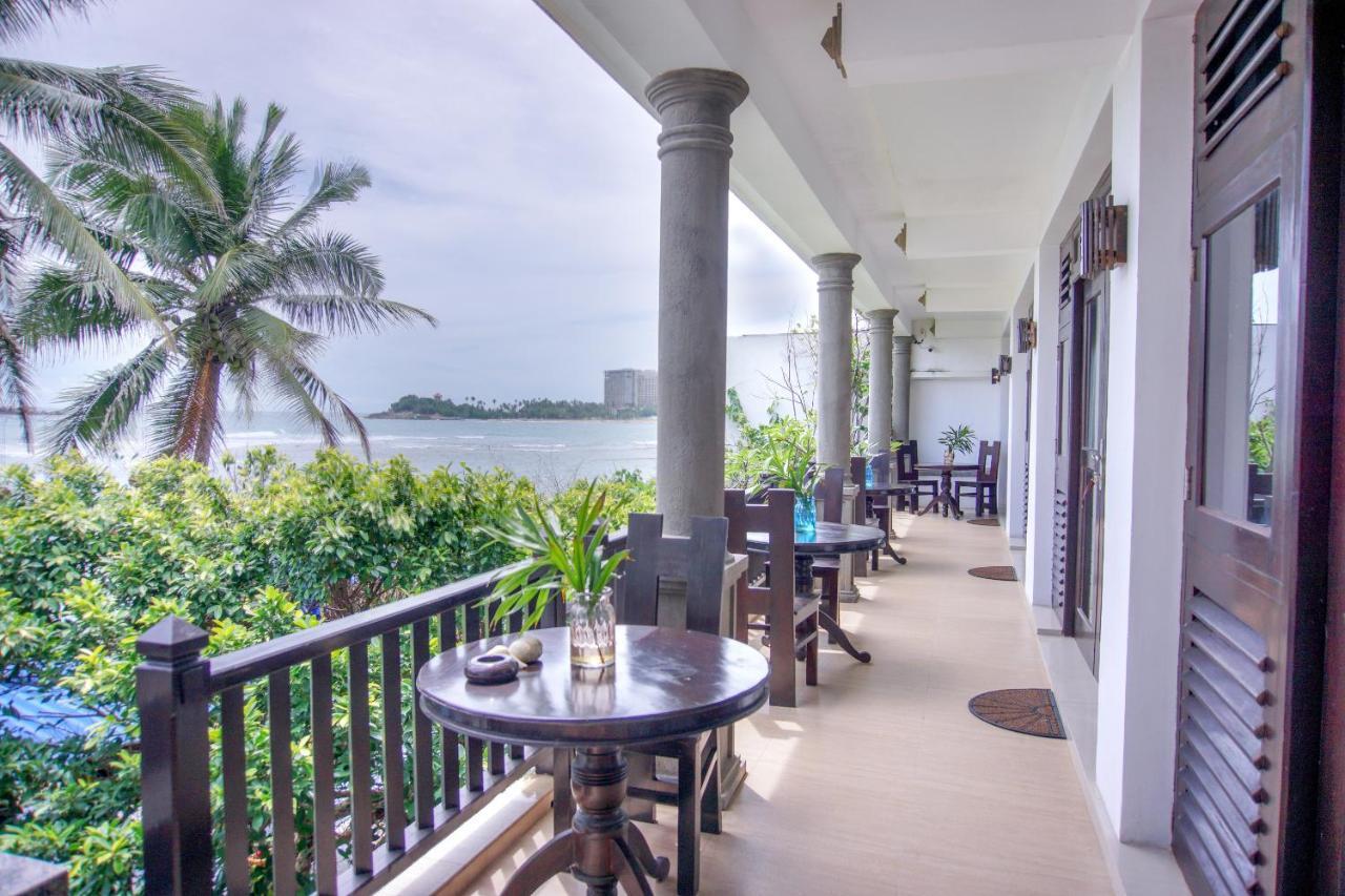 Beach Castle Unawatuna Exterior photo